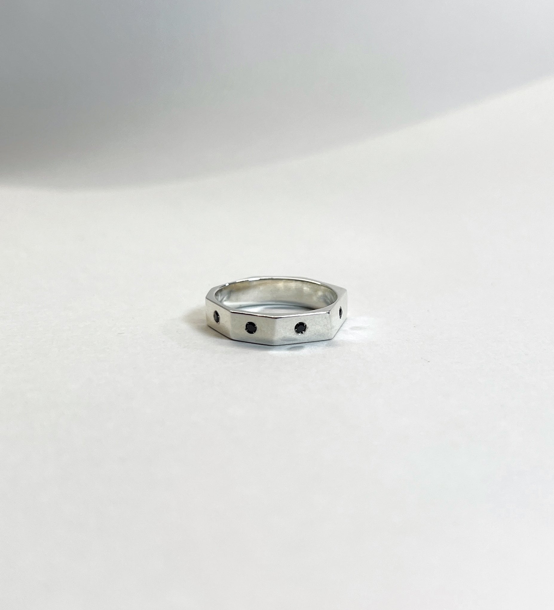 ABC anillo piedra pequeña