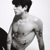 seven X necklace pearl