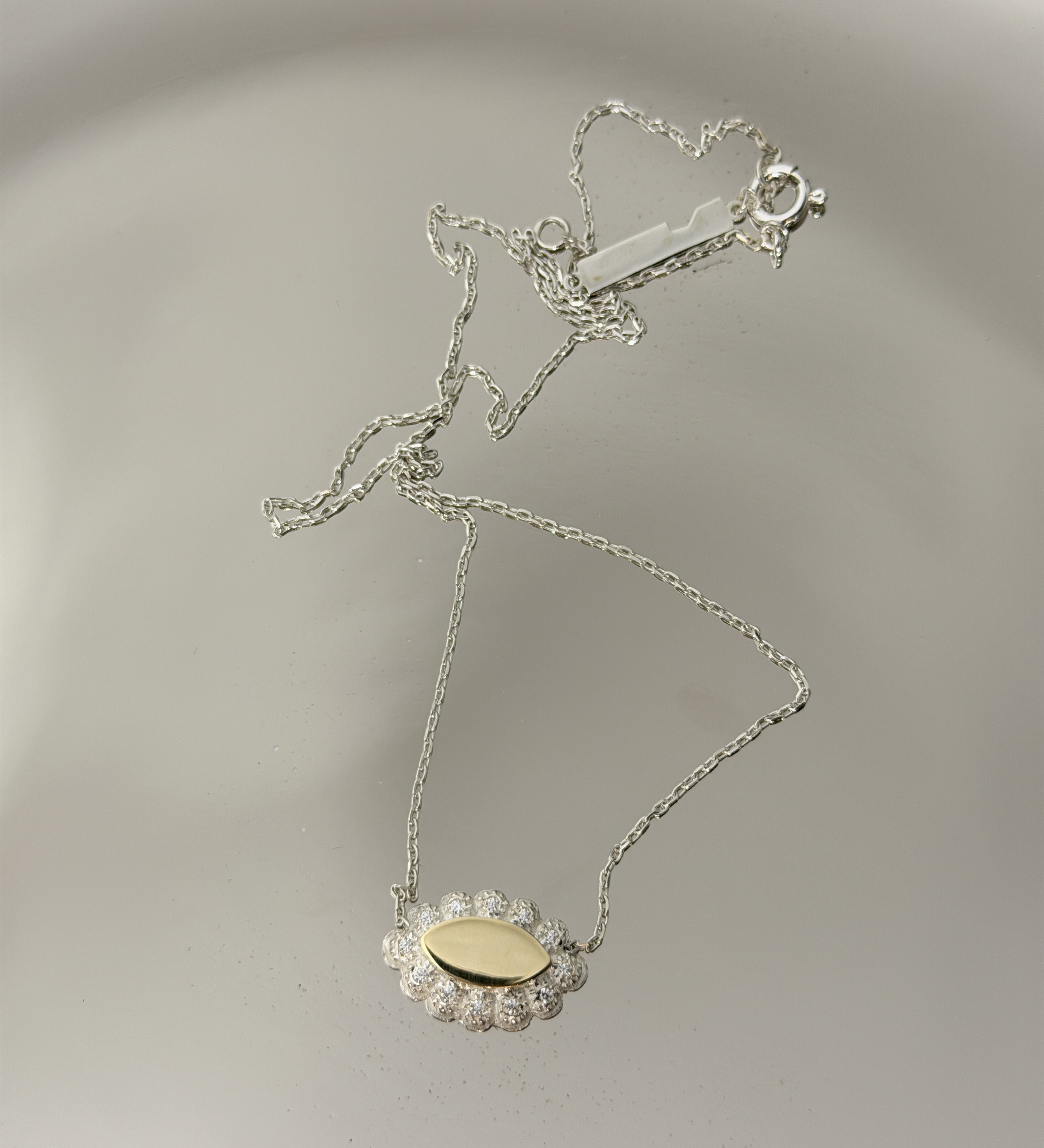 VINTAGE NECKLACE