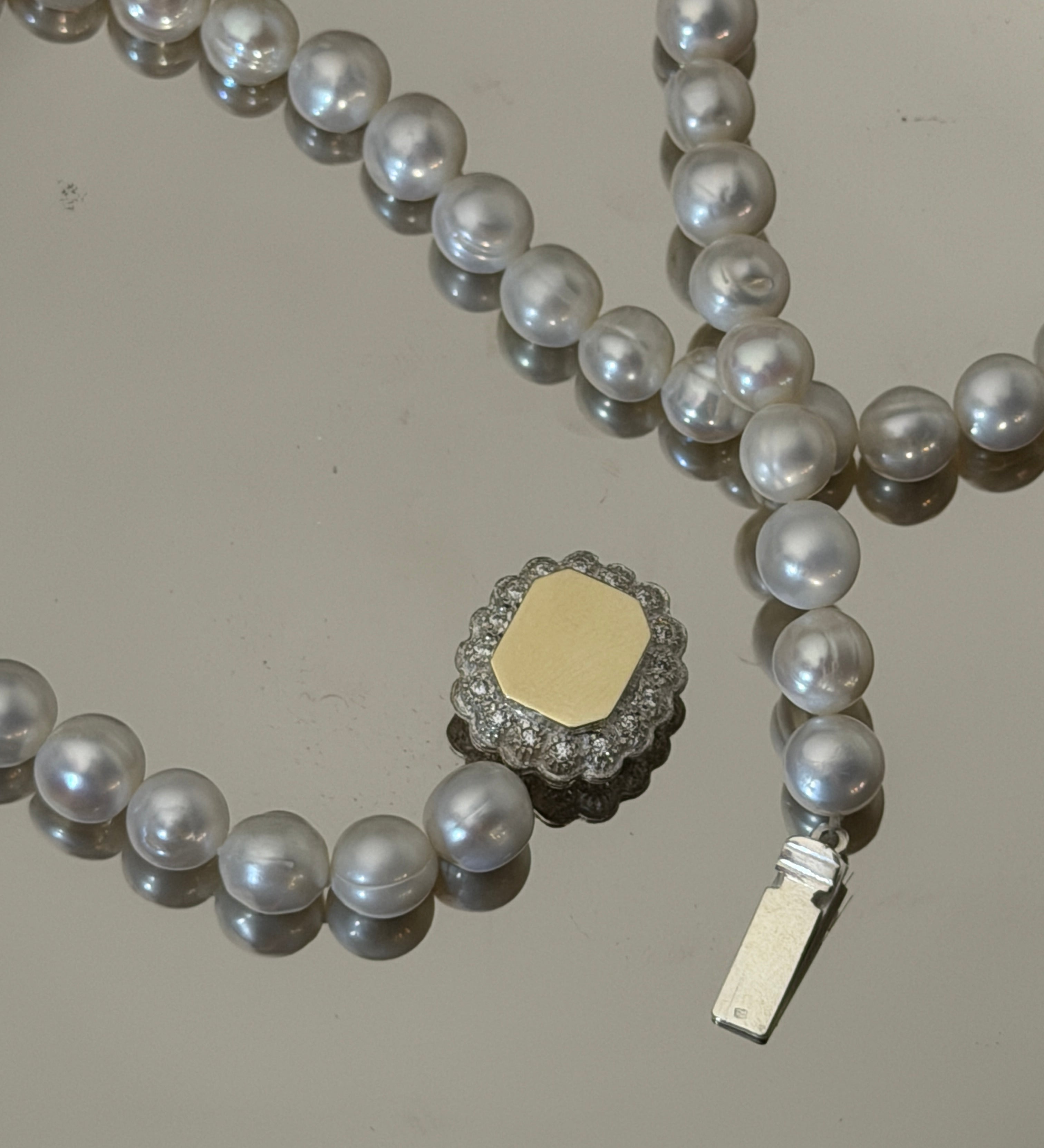 VINTAGE PEARL NECKLACE