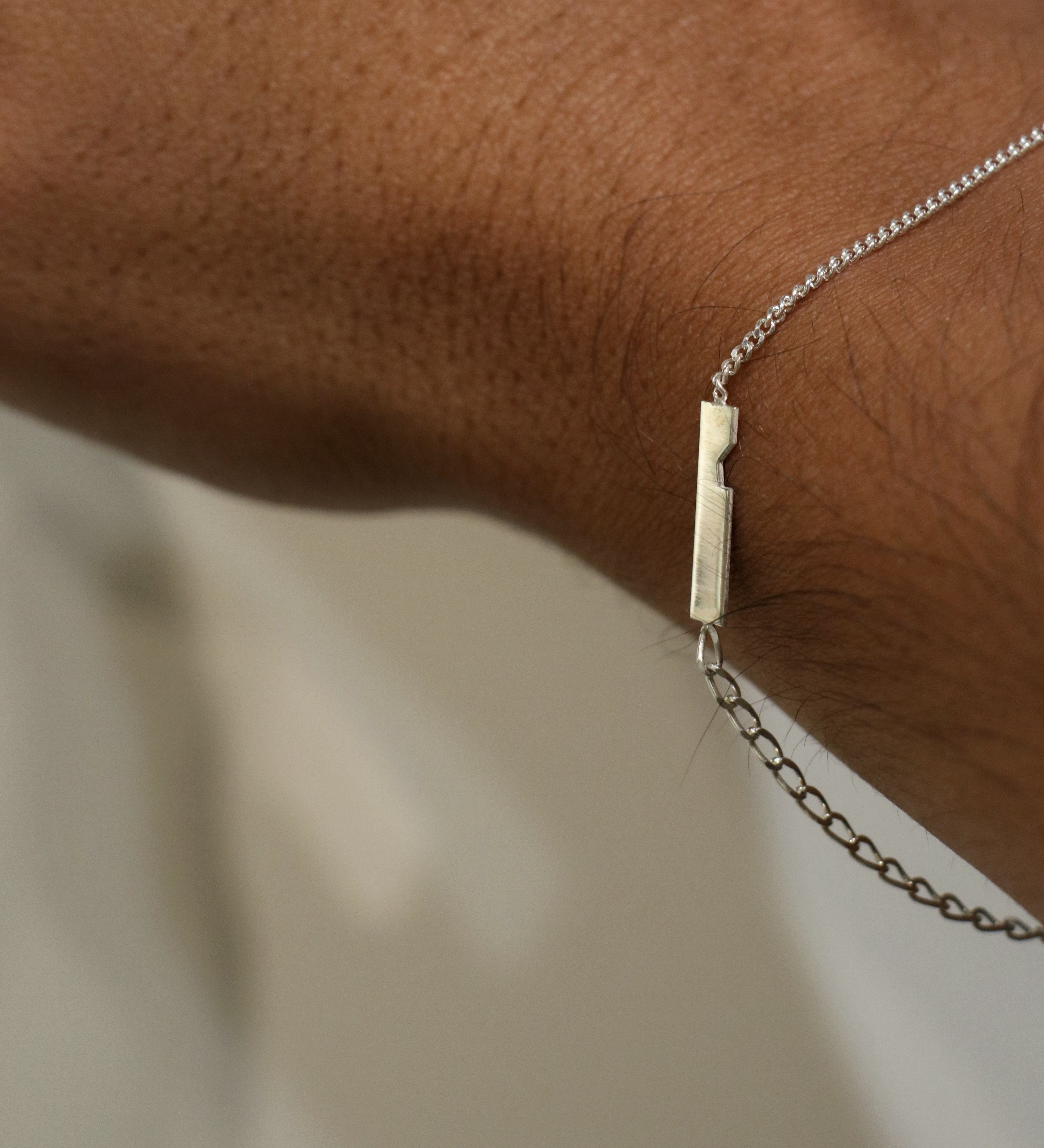 I bracelet gold